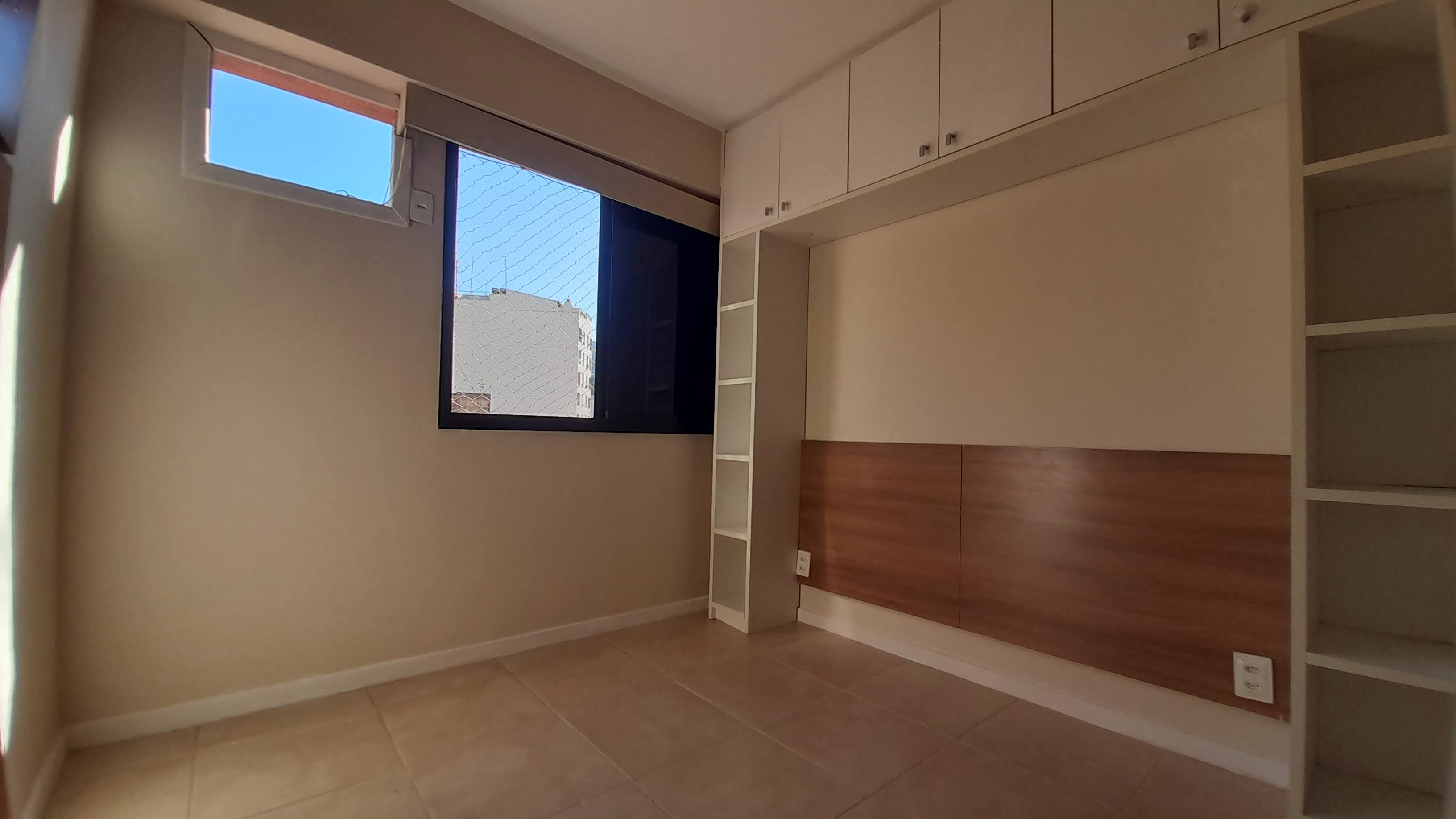 Apartamento a venda  Tijuca colado metrô.